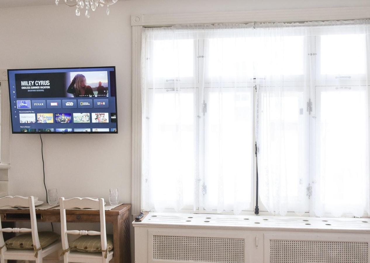 Bright And Beautiful Studio In Old Holiday home *